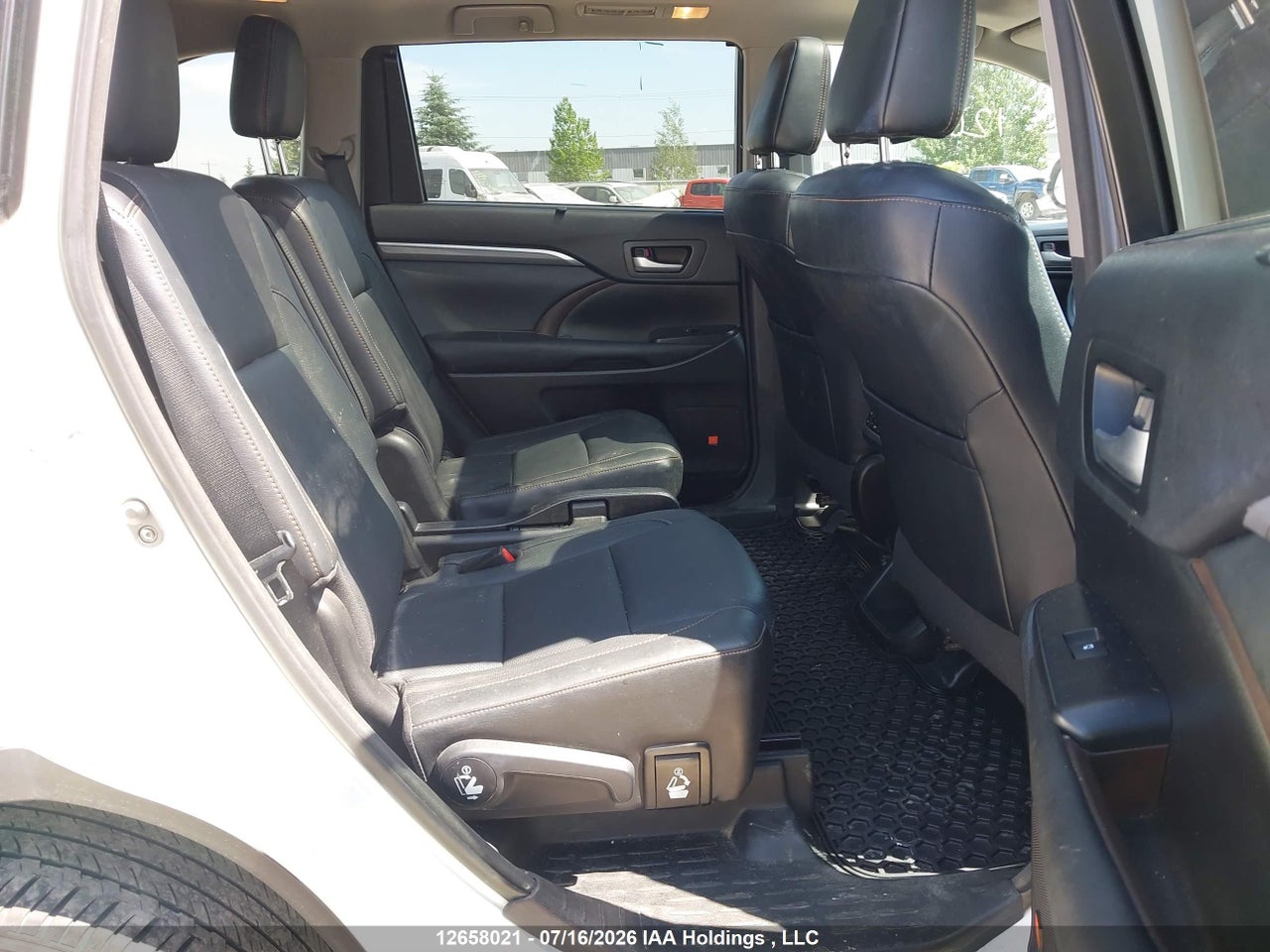 2017 TOYOTA HIGHLANDER LIMITED/LTD PLATINUM thumbnail 9