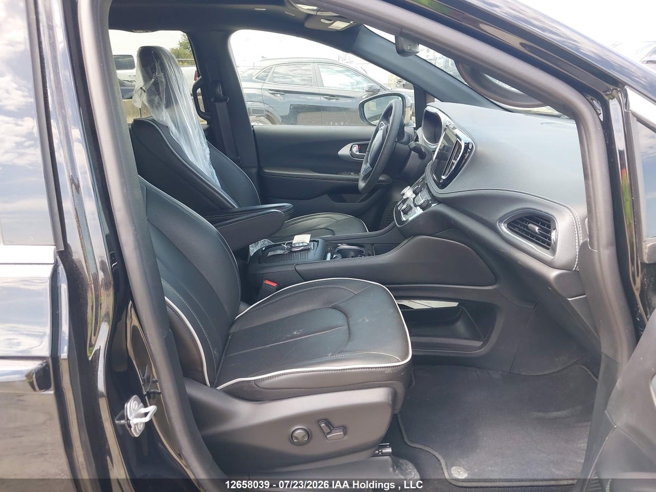 2026 CHRYSLER PACIFICA LIMITED thumbnail 6