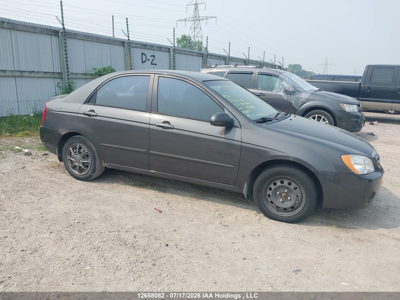 2005 KIA spectra thumbnail 2