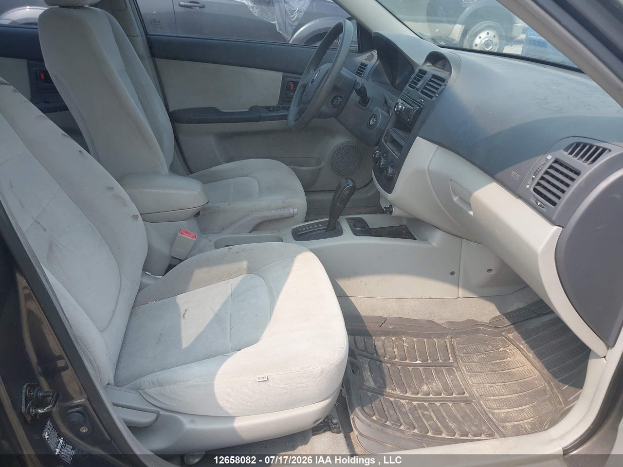 2005 KIA spectra thumbnail 6