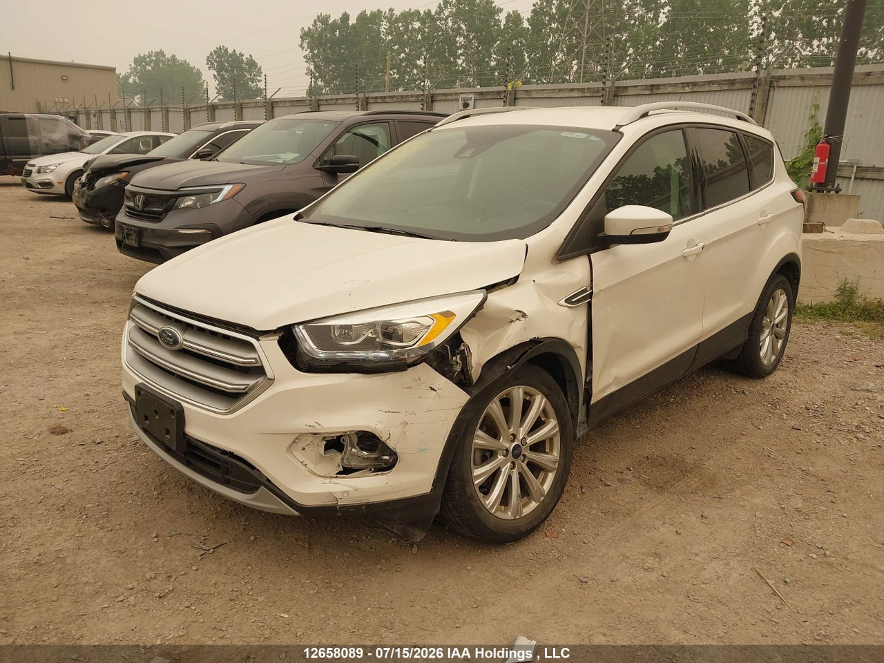 2017 FORD ESCAPE TITANIUM thumbnail 3