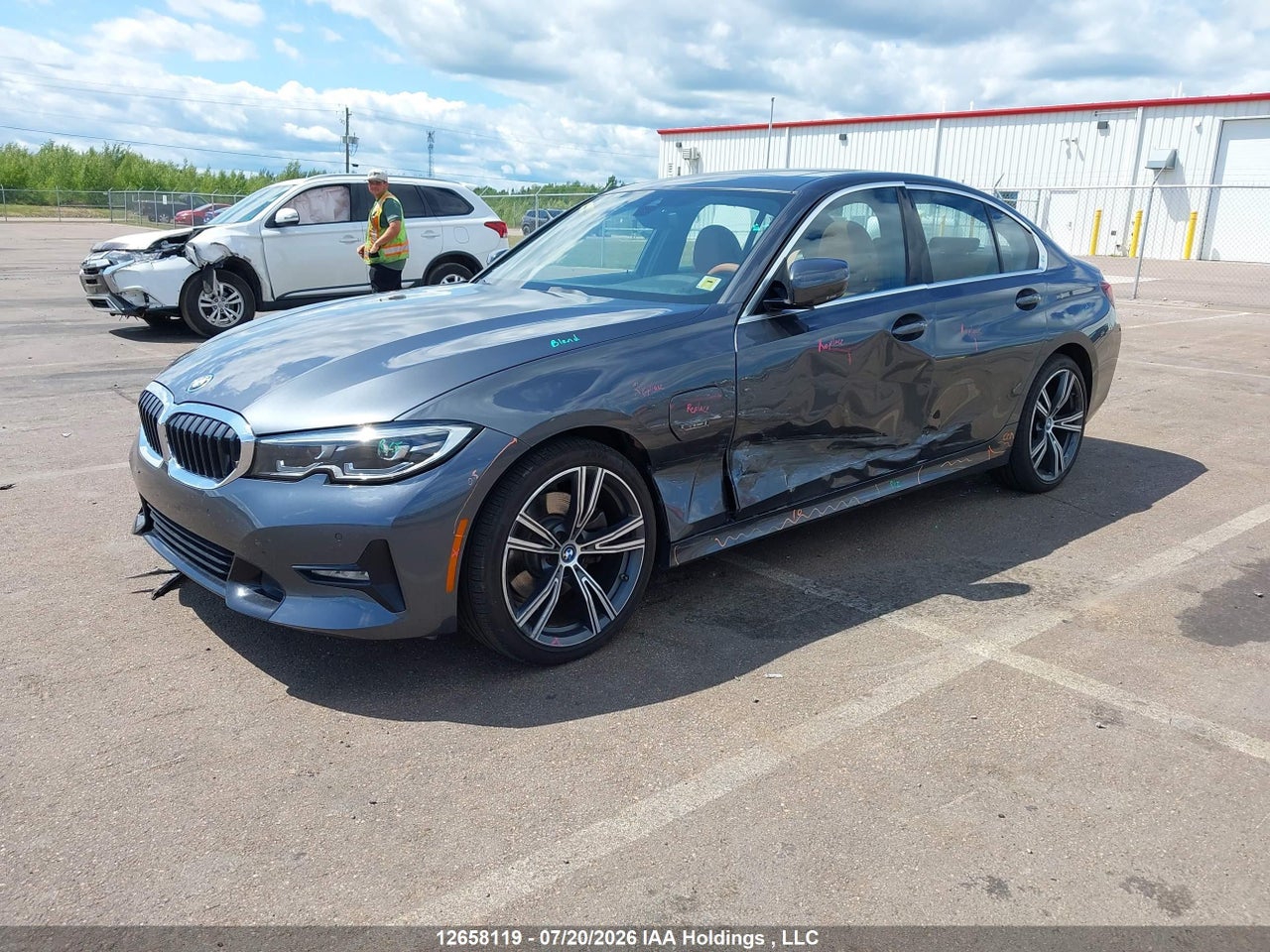 2022 BMW 330XE thumbnail 3