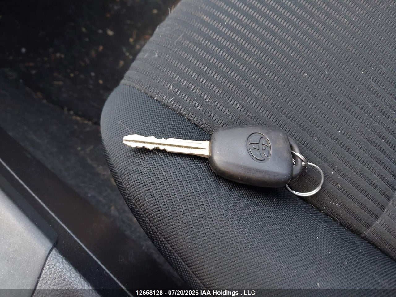 2018 TOYOTA RAV4 LE thumbnail 12