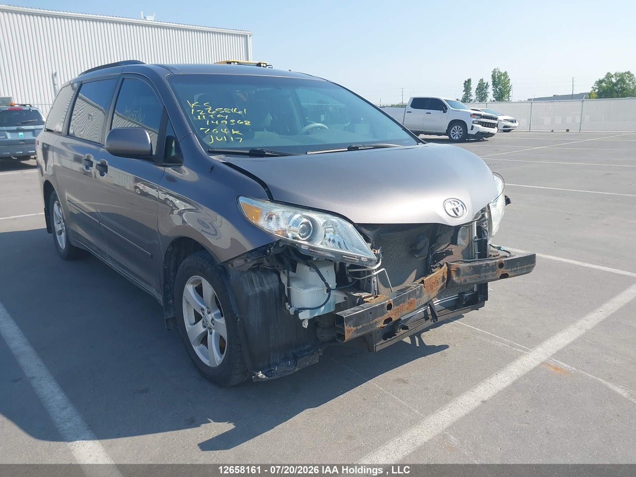 2011 TOYOTA SIENNA thumbnail 2