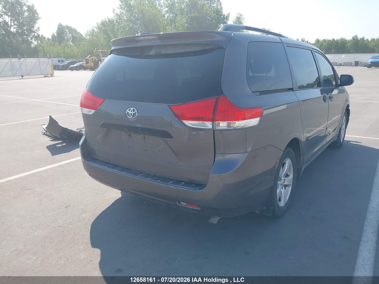 2011 TOYOTA SIENNA thumbnail 5