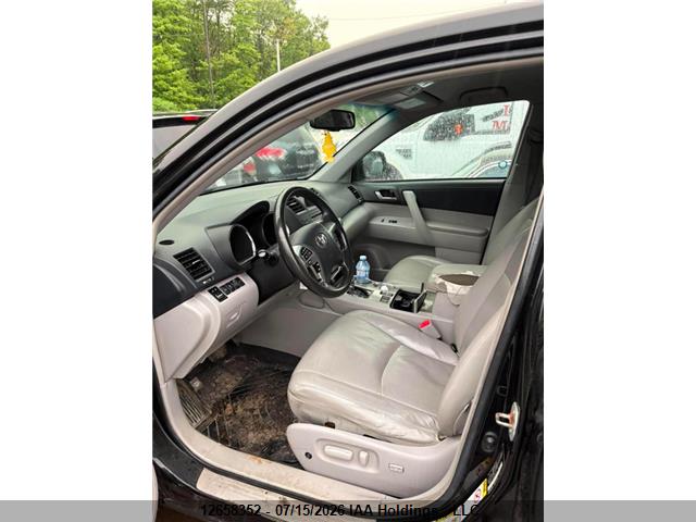 2013 TOYOTA HIGHLANDER PLUS/SE thumbnail 6