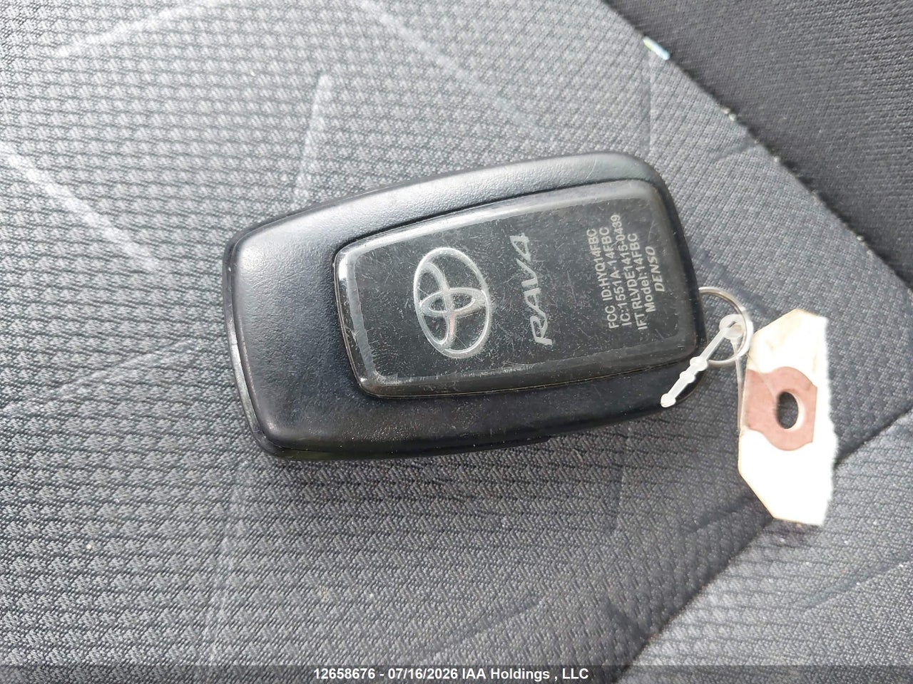 2020 TOYOTA RAV4 XLE thumbnail 12