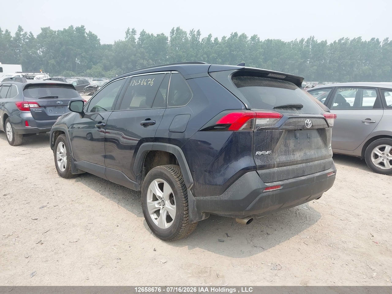 2020 TOYOTA RAV4 XLE thumbnail 4
