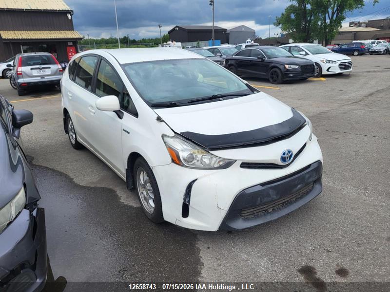 2017 TOYOTA PRIUS V thumbnail 3