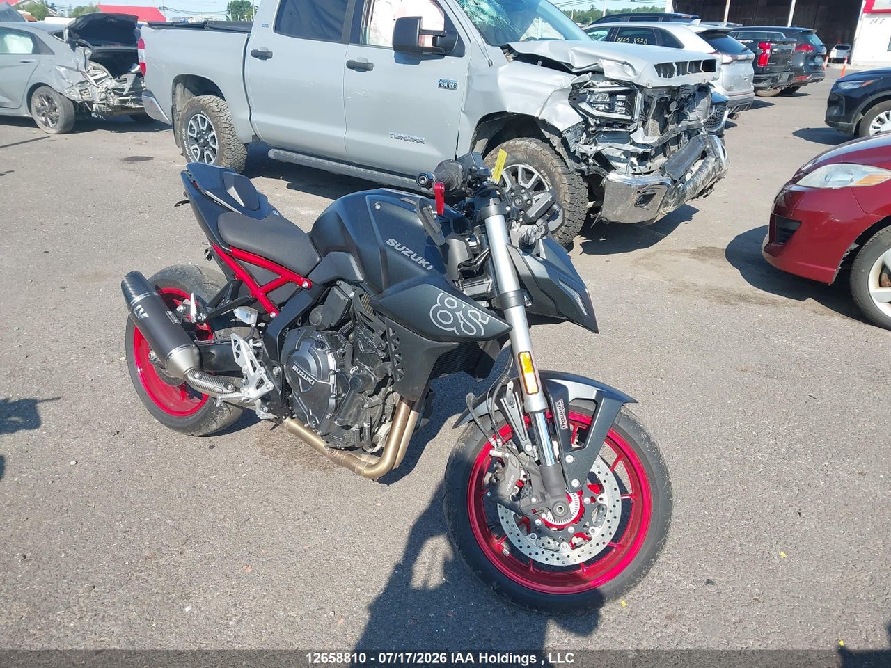 2025 SUZUKI GSX800 R thumbnail 2