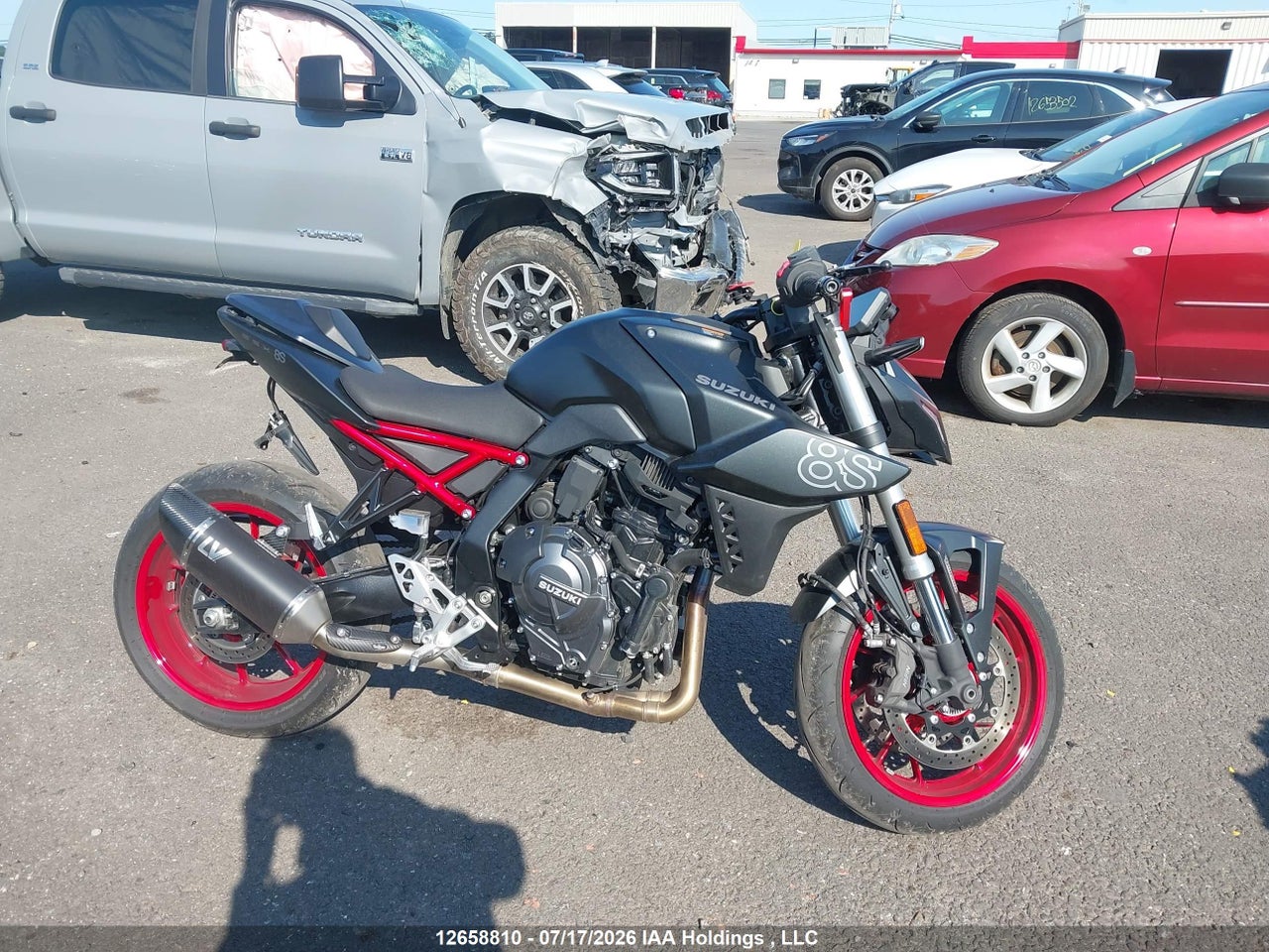 2025 SUZUKI GSX800 R thumbnail 12