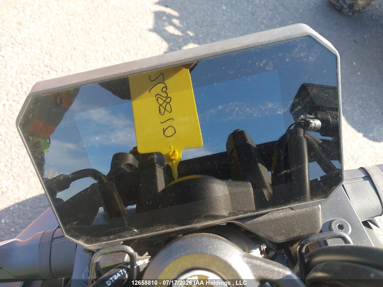 2025 SUZUKI GSX800 R thumbnail 8
