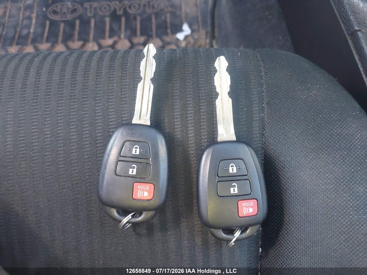 2016 TOYOTA RAV4 LE thumbnail 12