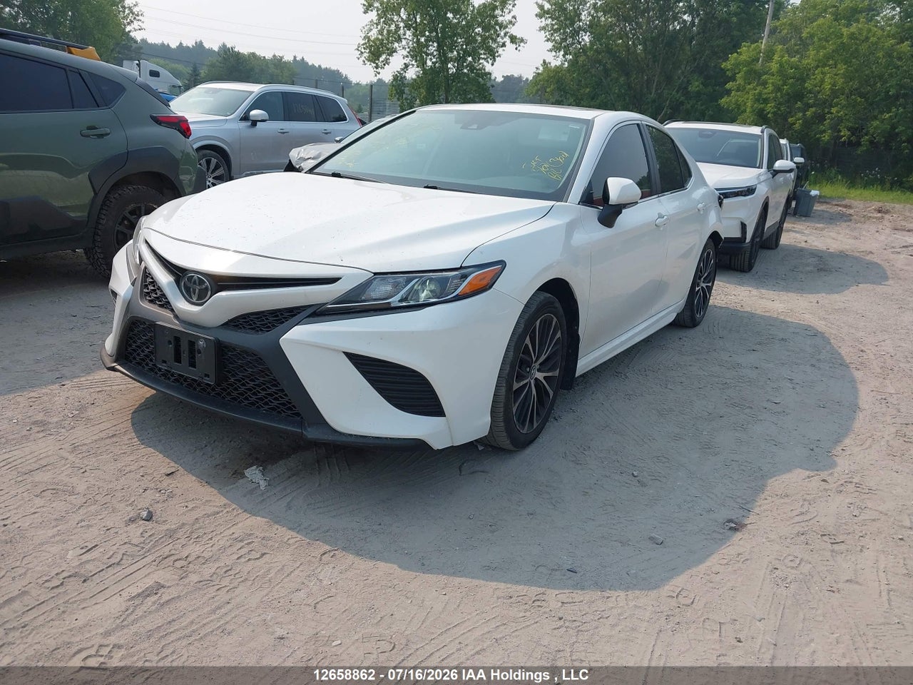 2020 TOYOTA CAMRY SE thumbnail 3