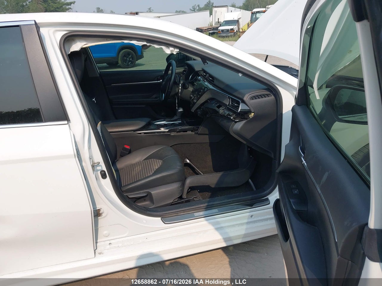 2020 TOYOTA CAMRY SE thumbnail 6