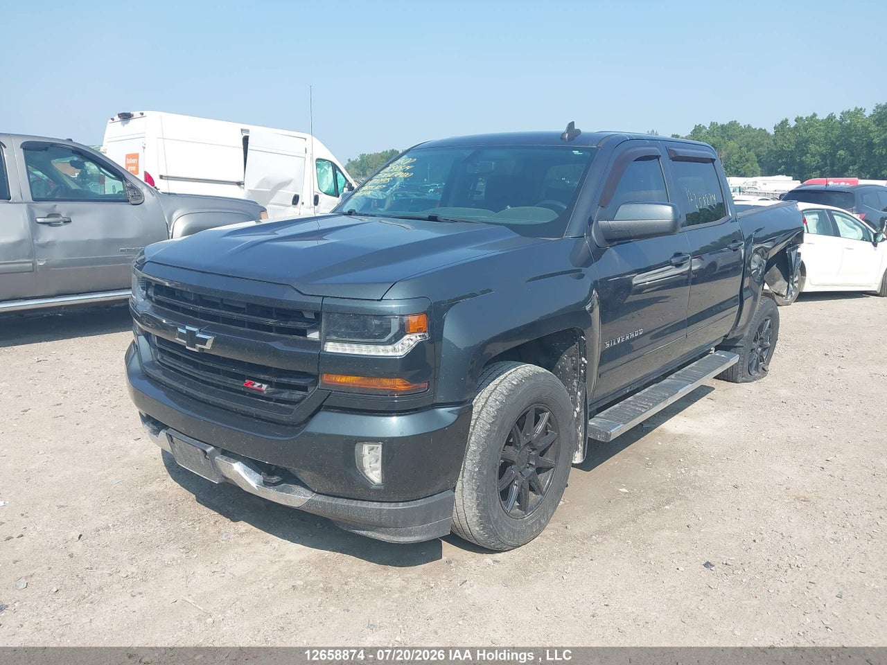 2017 CHEVROLET SILVERADO K1500 LT thumbnail 3