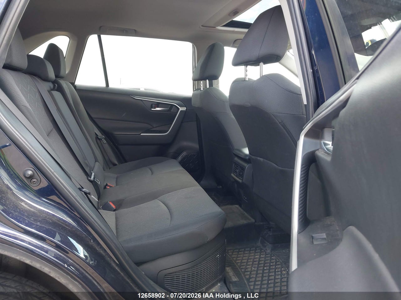 2024 TOYOTA RAV4 XLE/WOODLAND EDITION thumbnail 9