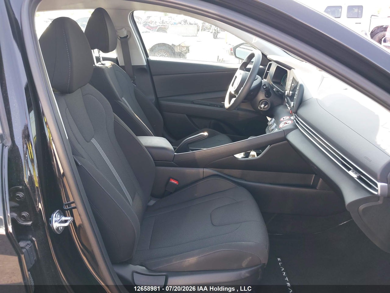 2025 HYUNDAI ELANTRA ESSENTIAL thumbnail 6