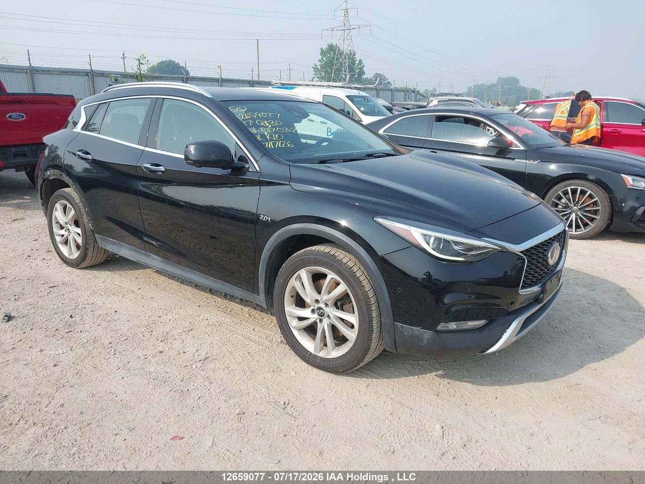 2017 INFINITI QX30 thumbnail 2