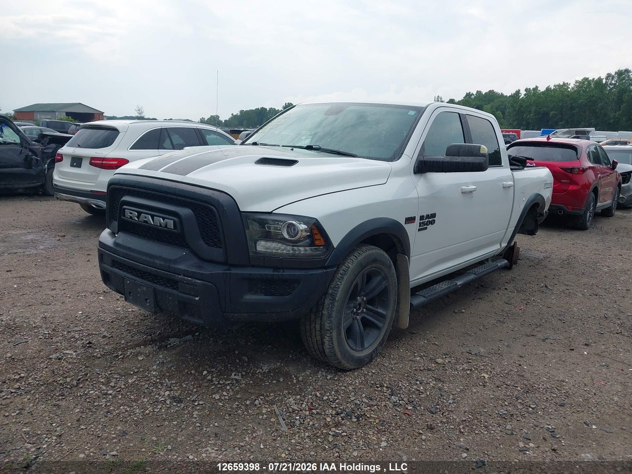 2021 RAM 1500 CLASSIC SLT thumbnail 3