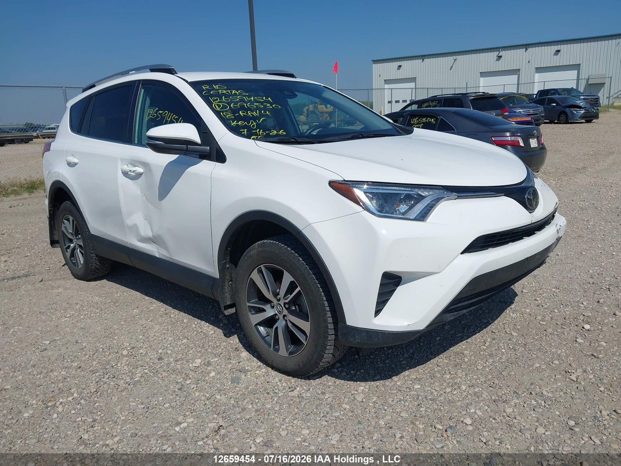 2018 TOYOTA RAV4 LE thumbnail 2