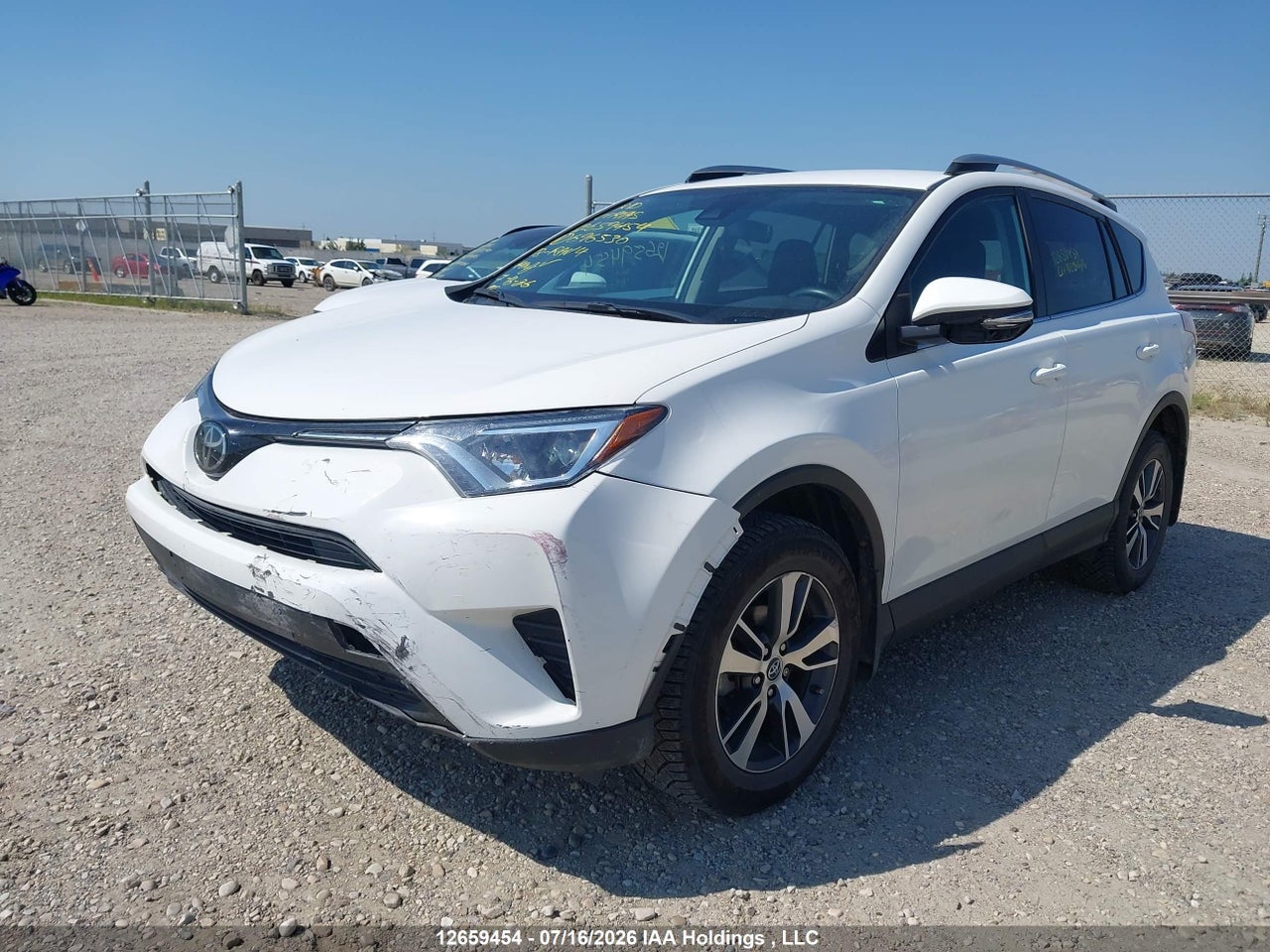 2018 TOYOTA RAV4 LE thumbnail 3