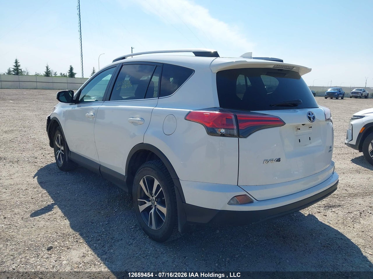 2018 TOYOTA RAV4 LE thumbnail 4