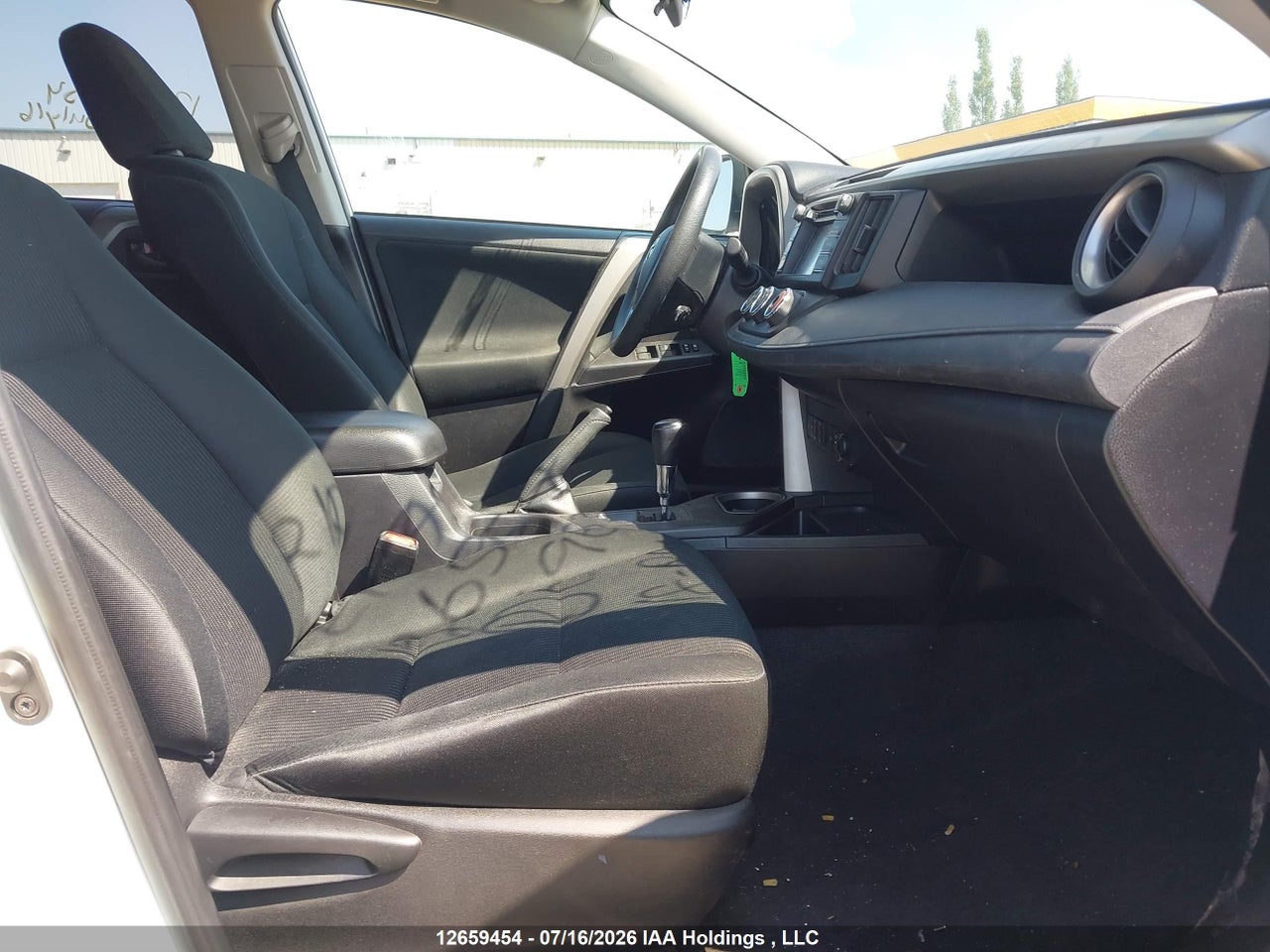2018 TOYOTA RAV4 LE thumbnail 6