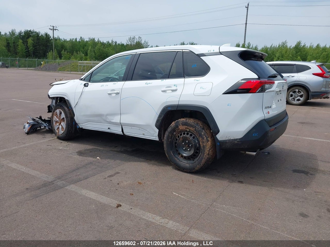 2025 TOYOTA RAV4 LE thumbnail 4