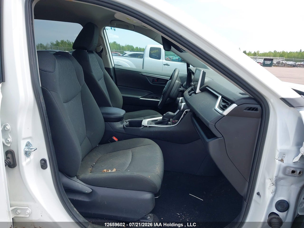 2025 TOYOTA RAV4 LE thumbnail 6