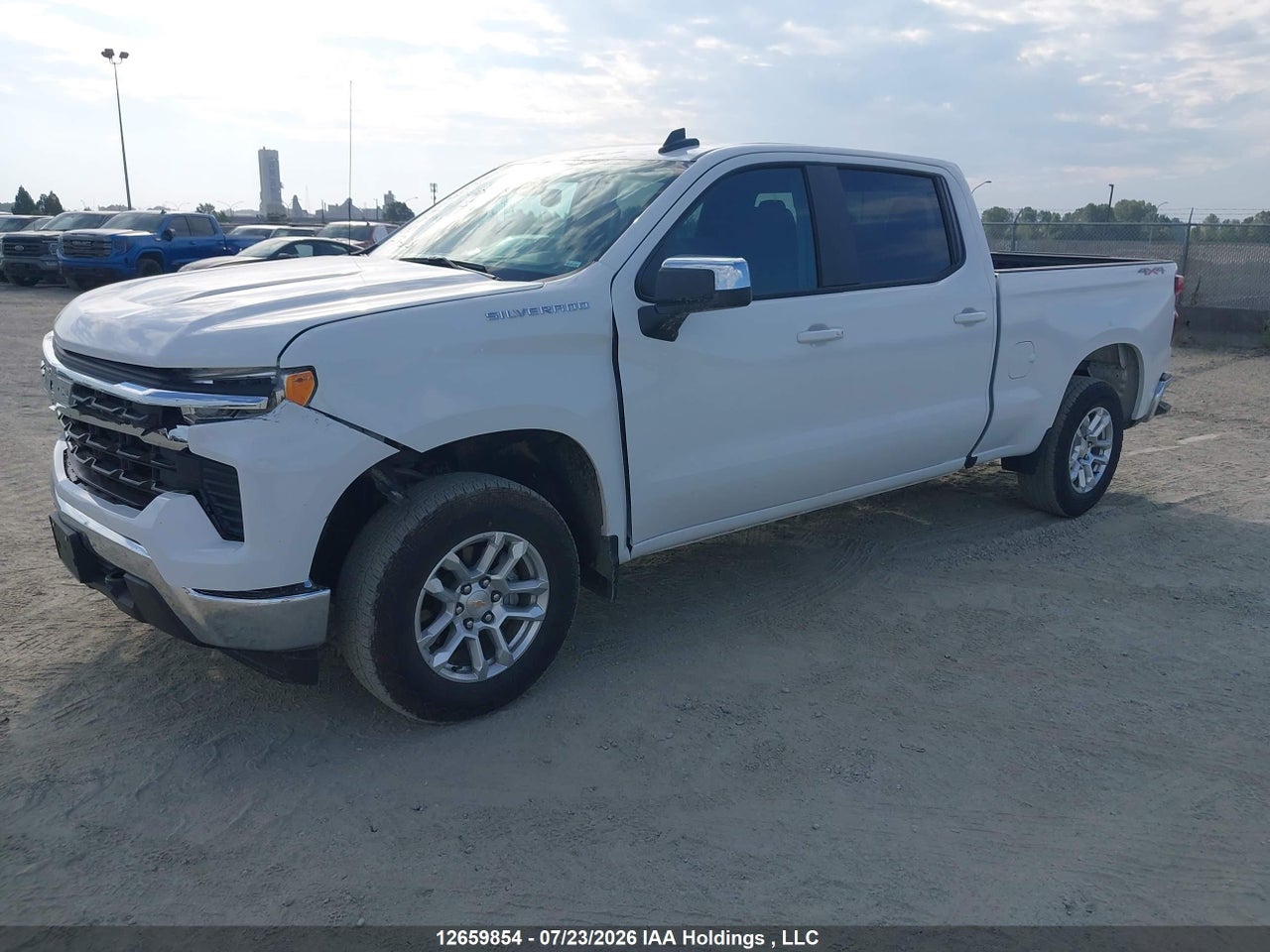 2026 CHEVROLET SILVERADO K1500 LT thumbnail 3