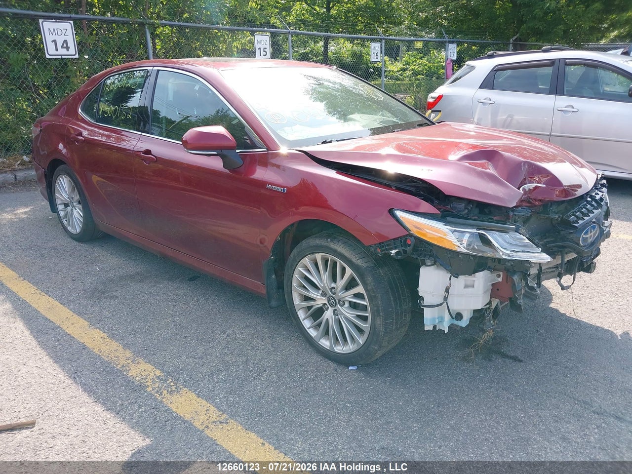 2018 TOYOTA CAMRY HYBRID XLE thumbnail 2