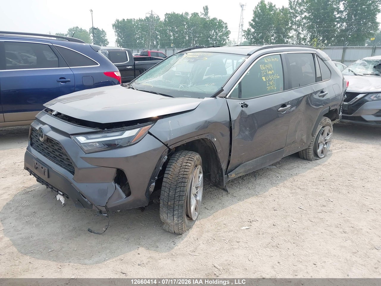 2022 TOYOTA RAV4 XLE thumbnail 3