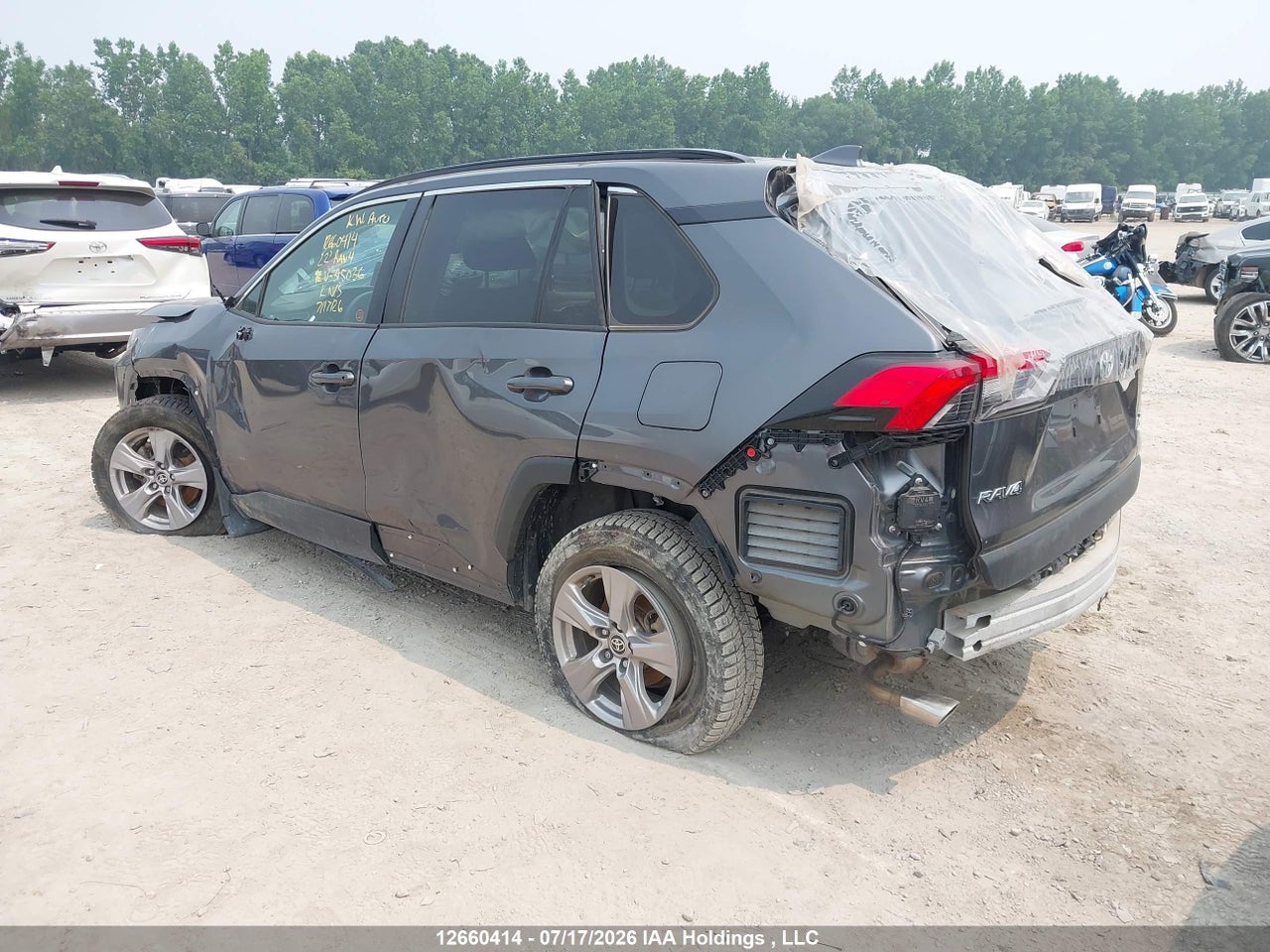 2022 TOYOTA RAV4 XLE thumbnail 4