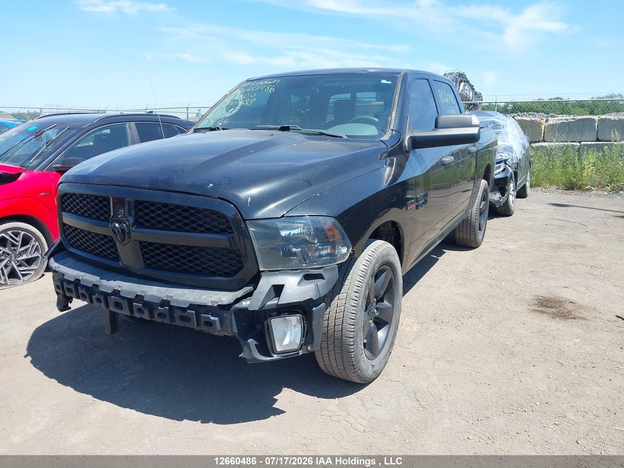 2018 RAM 1500 ST thumbnail 3