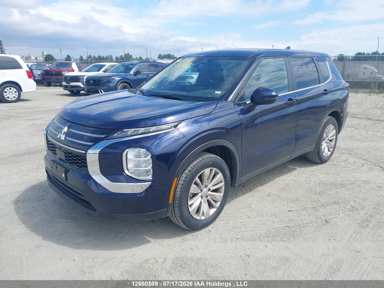 2025 MITSUBISHI OUTLANDER ES thumbnail 3