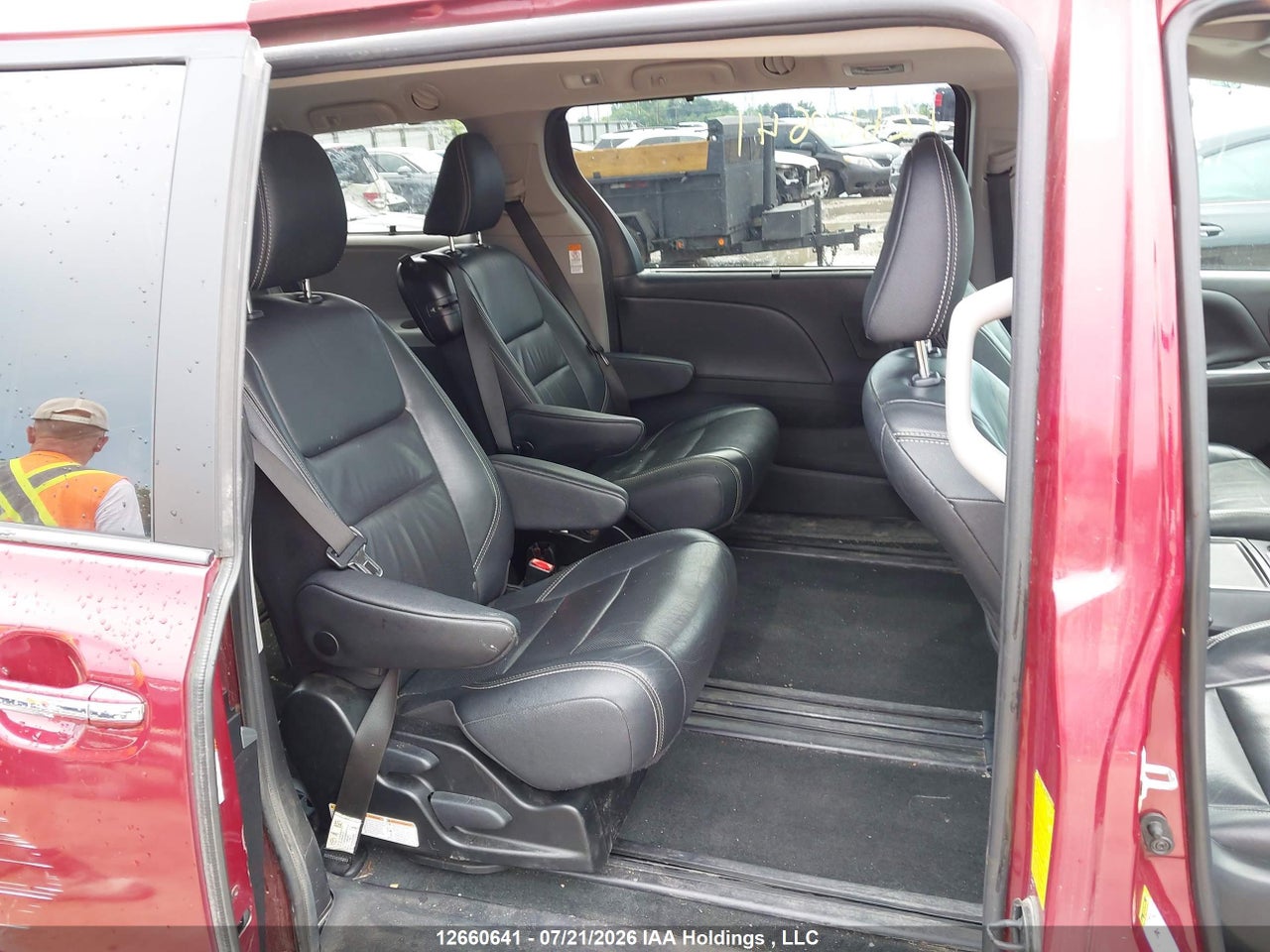2019 TOYOTA SIENNA SE 8-PASSENGER thumbnail 9