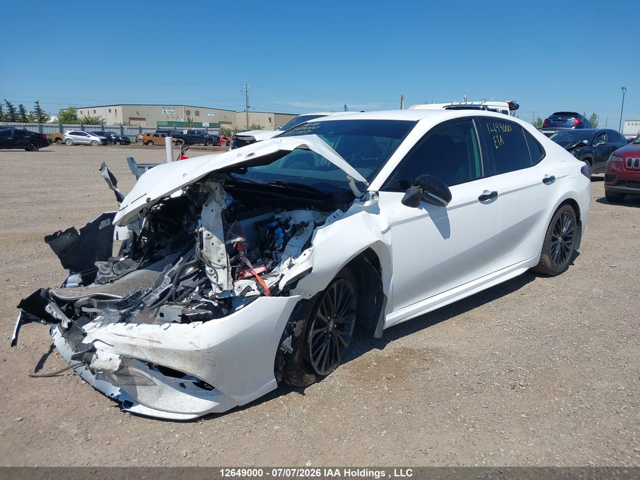 2020 TOYOTA CAMRY SE thumbnail 3