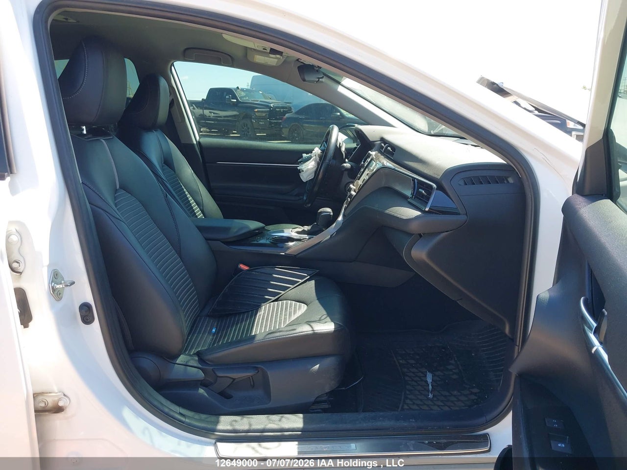 2020 TOYOTA CAMRY SE thumbnail 6