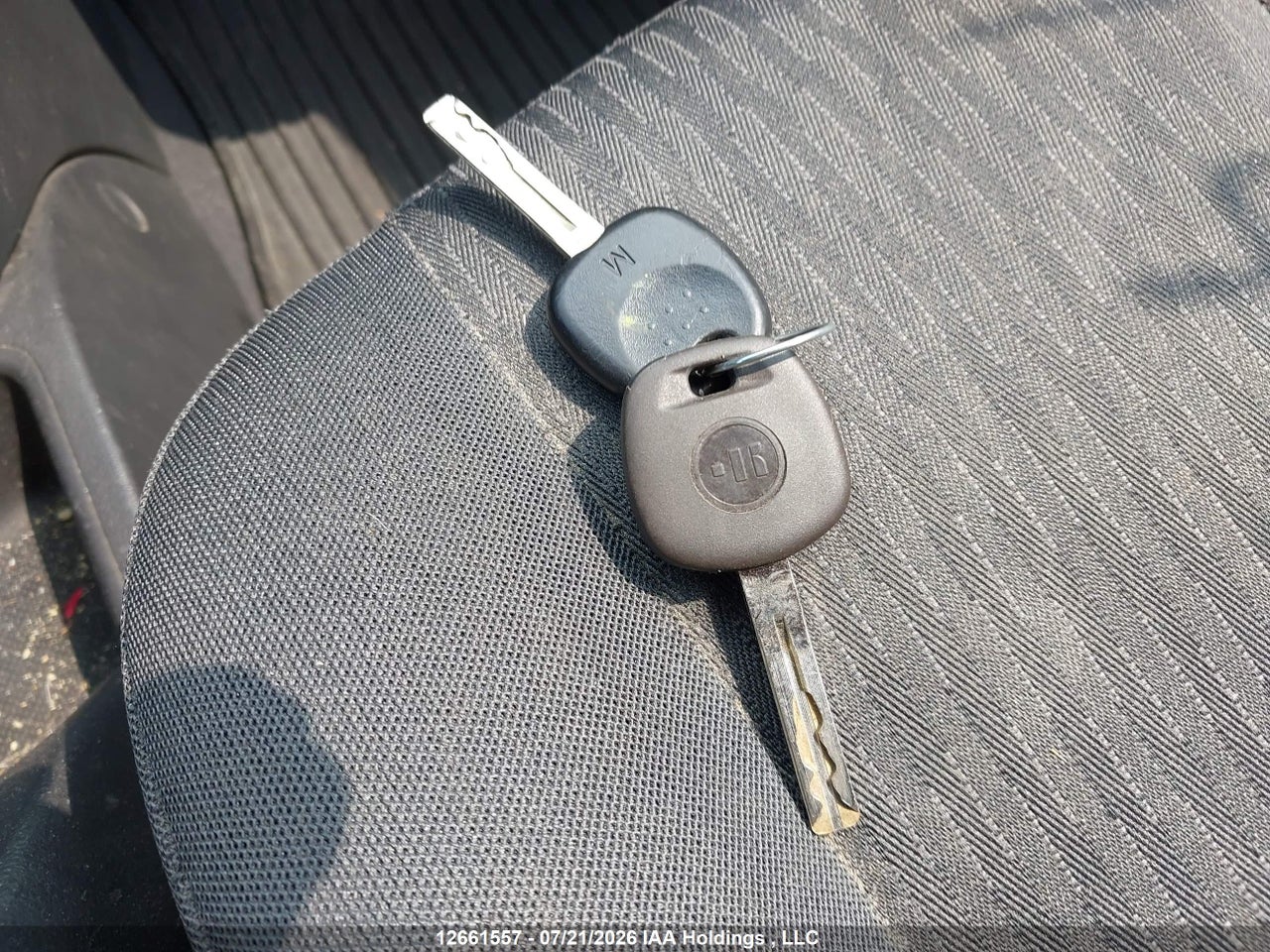 2012 KIA RONDO thumbnail 12