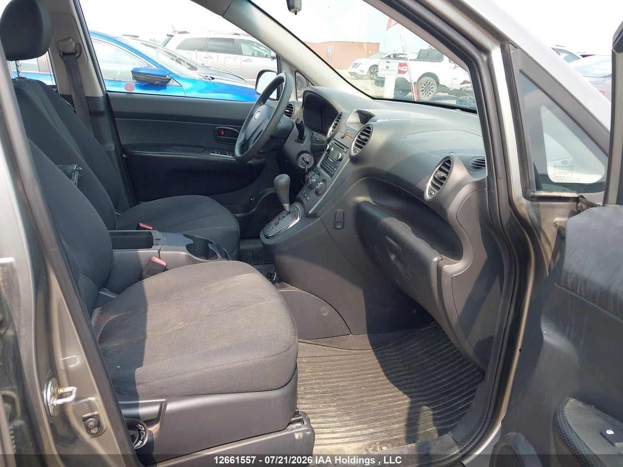 2012 KIA RONDO thumbnail 6
