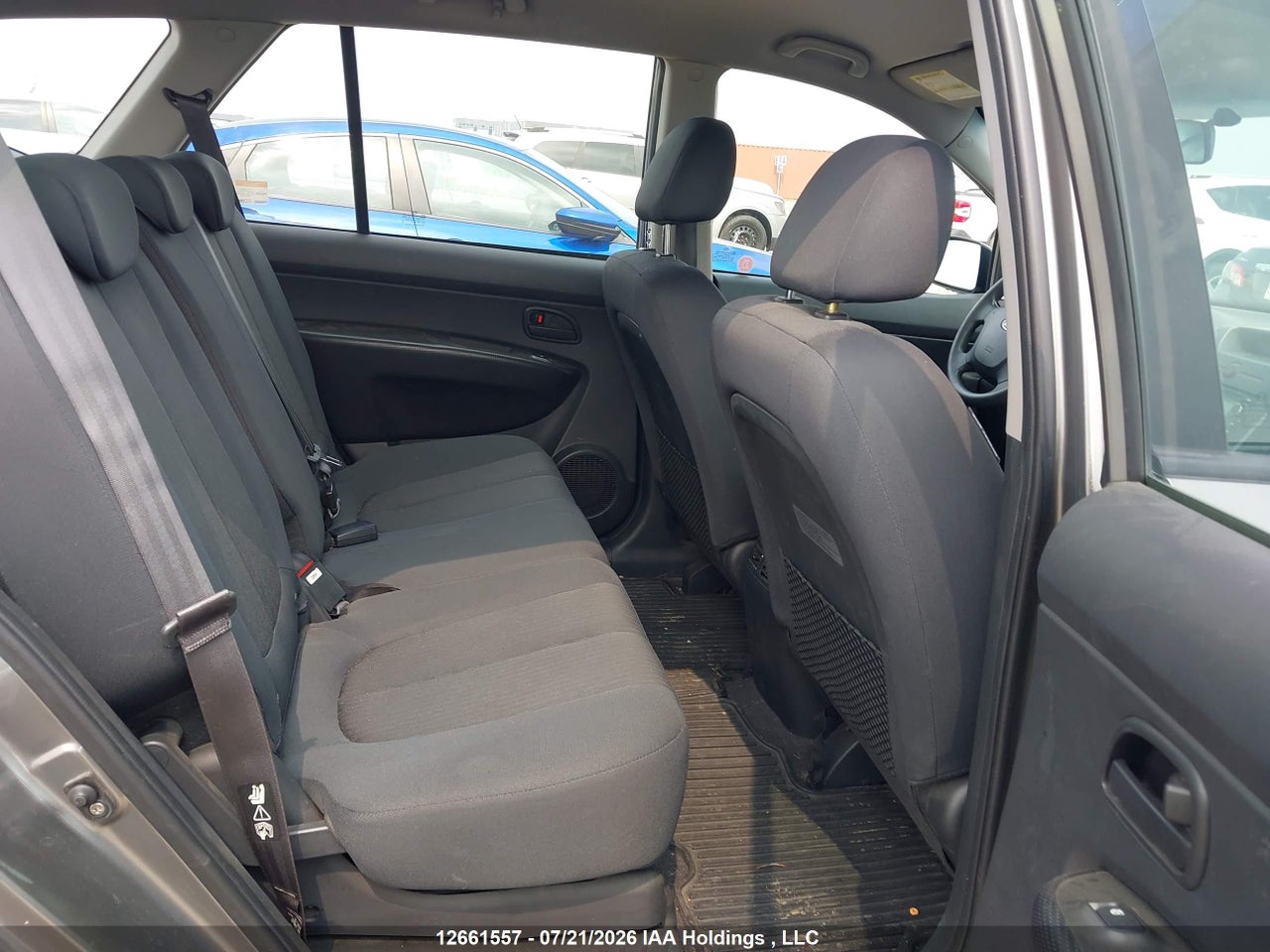 2012 KIA RONDO thumbnail 9