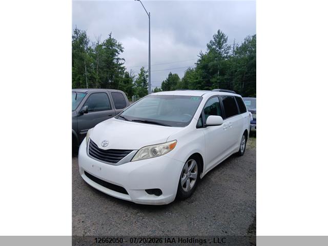 2012 TOYOTA SIENNA LE thumbnail 2