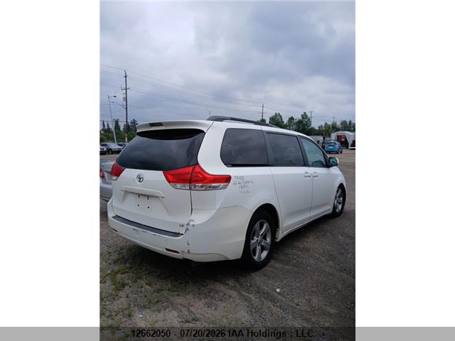 2012 TOYOTA SIENNA LE thumbnail 5