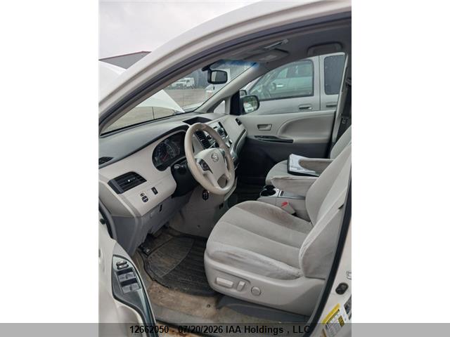 2012 TOYOTA SIENNA LE thumbnail 6