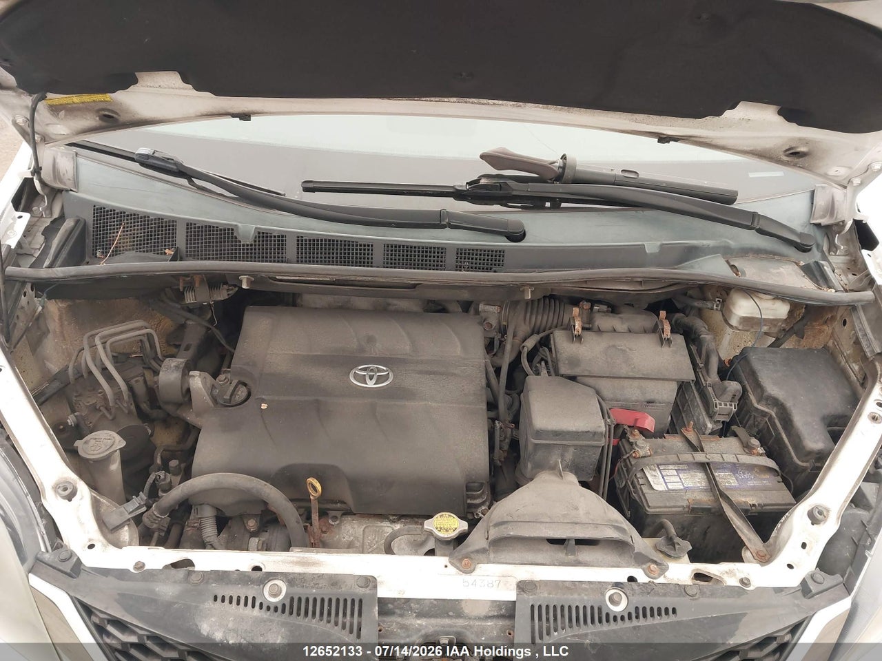 2012 TOYOTA SIENNA SE 8 PASSENGER thumbnail 11
