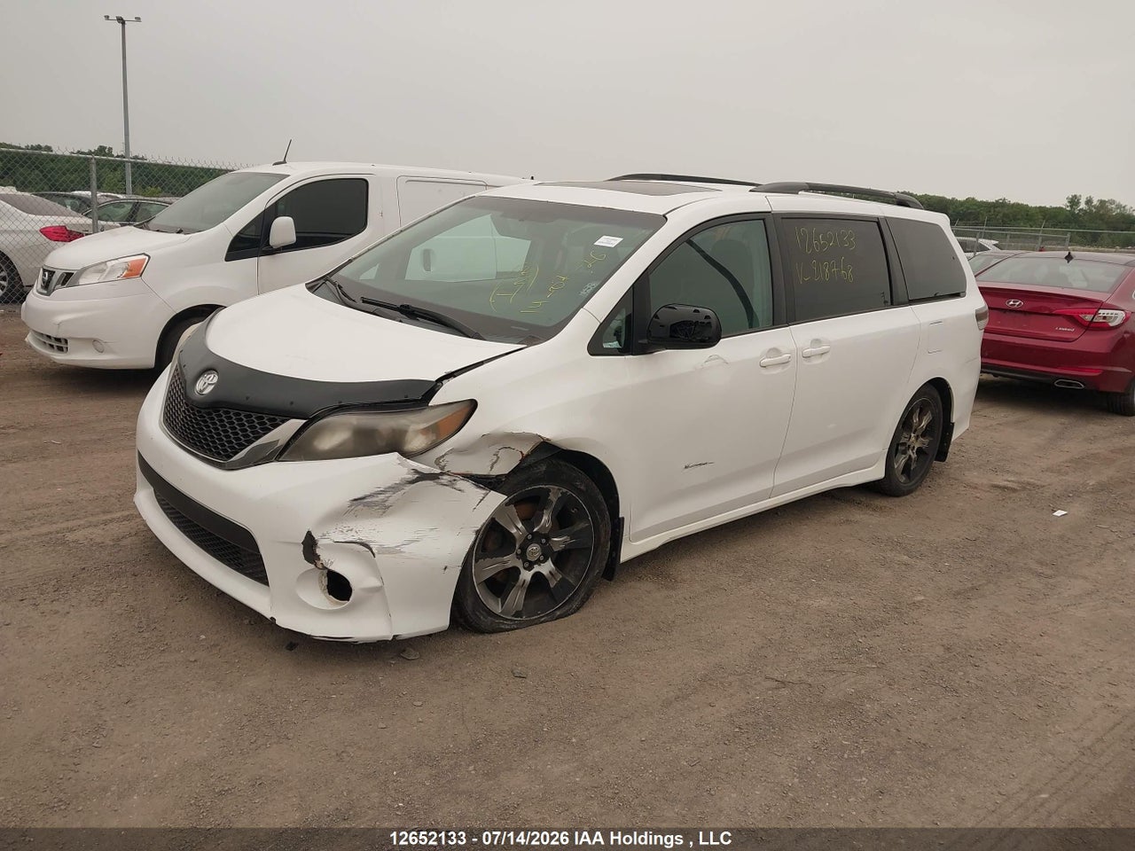 2012 TOYOTA SIENNA SE 8 PASSENGER thumbnail 3