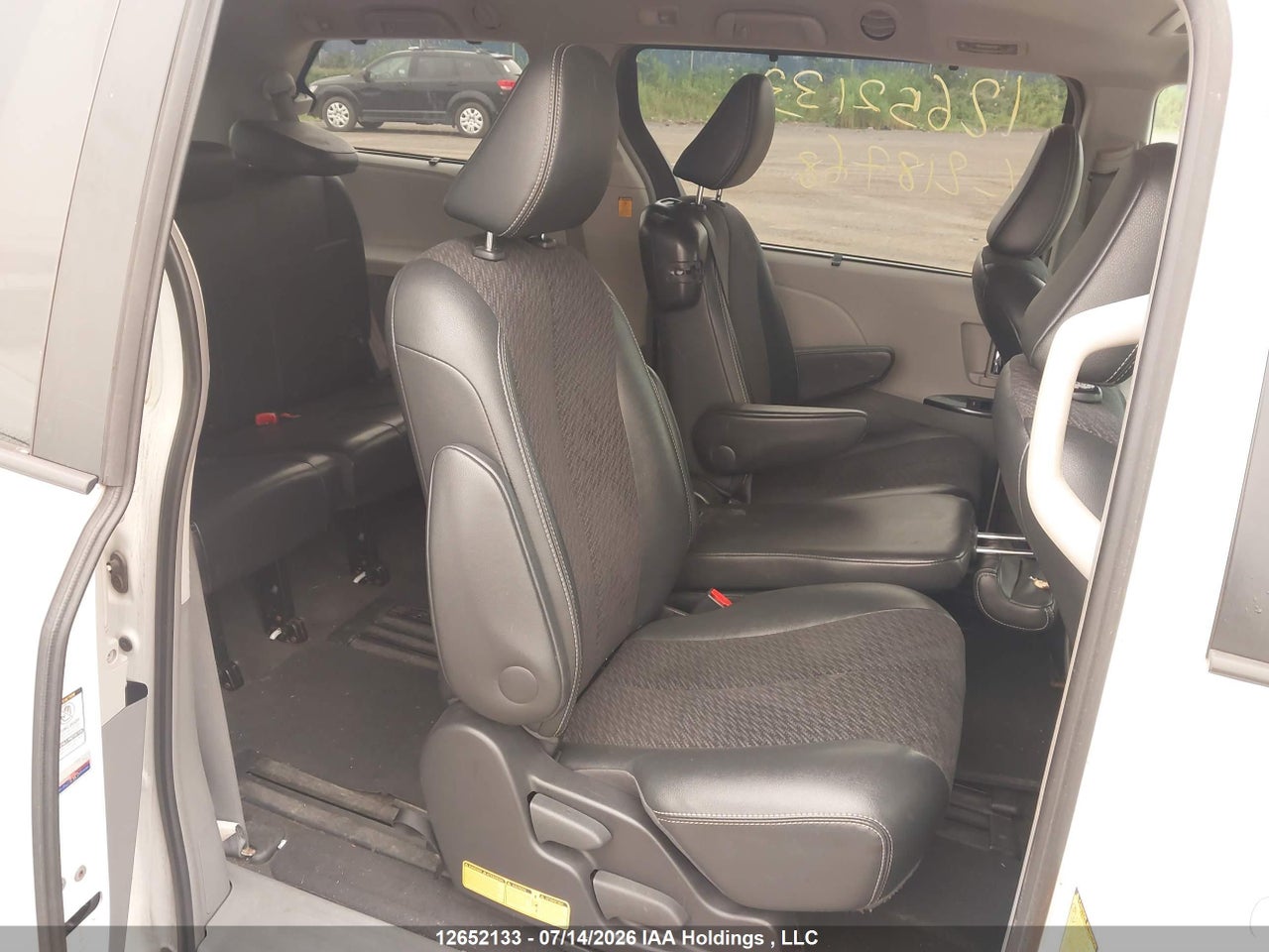2012 TOYOTA SIENNA SE 8 PASSENGER thumbnail 9