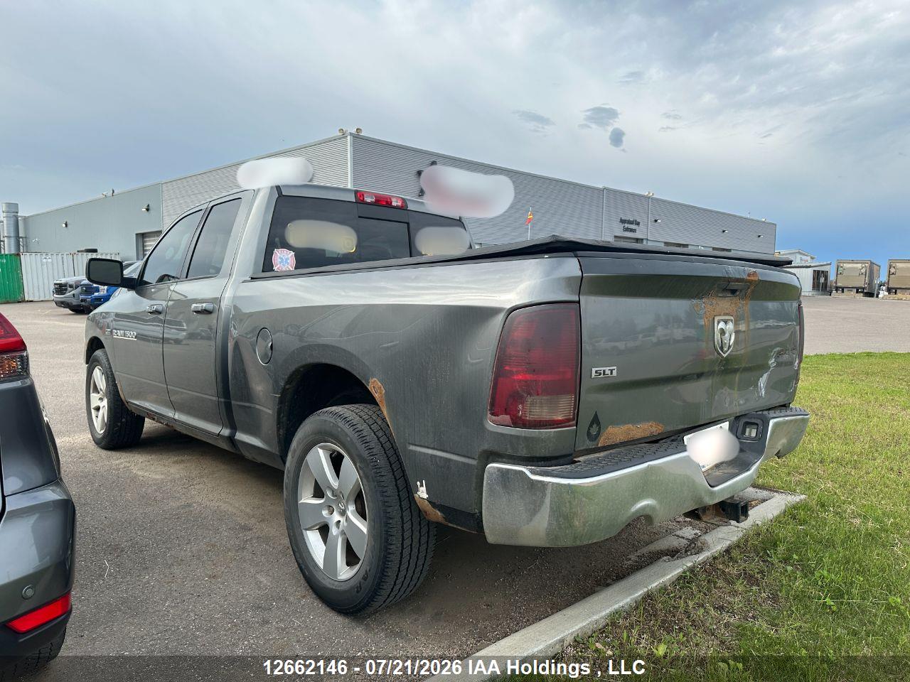 2012 RAM 1500 SLT thumbnail 4