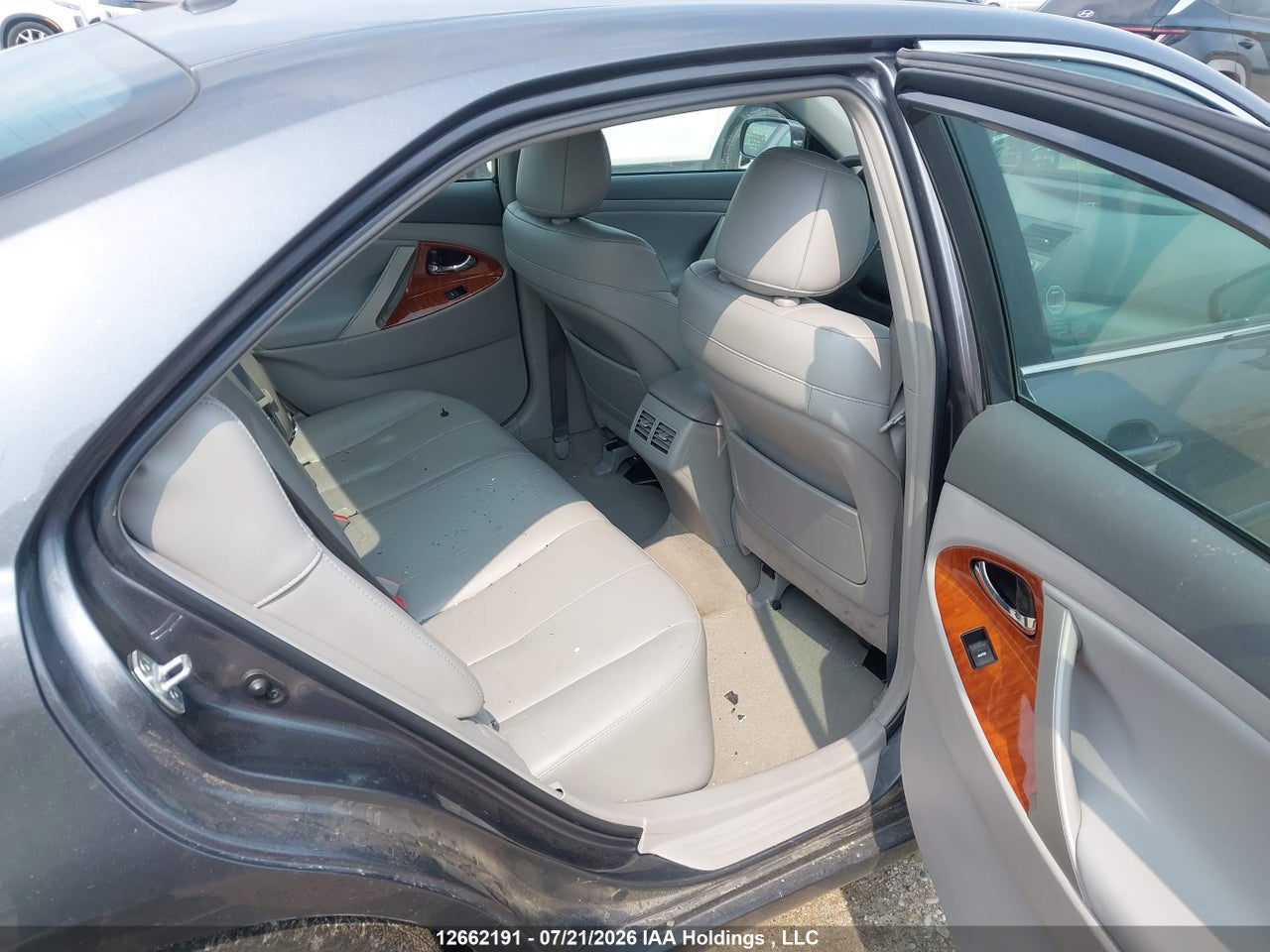 2011 TOYOTA CAMRY thumbnail 9